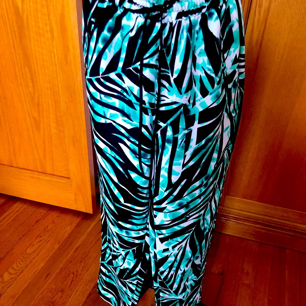 Beautiful summer suits just right for summer.